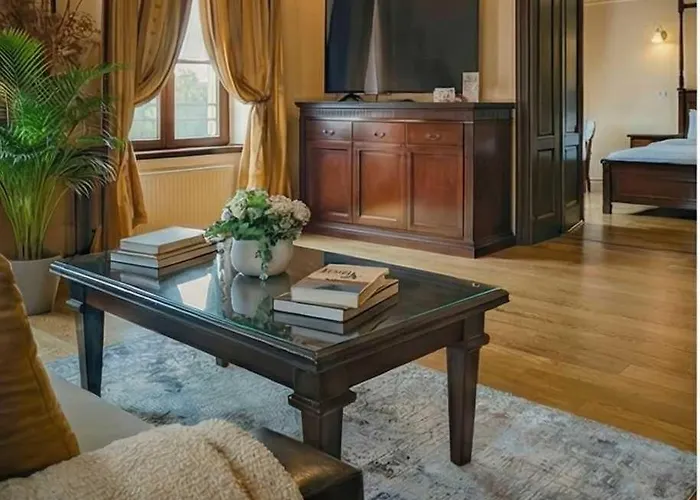 Luxury Mocioni Square With Scenic Views Lejlighed *