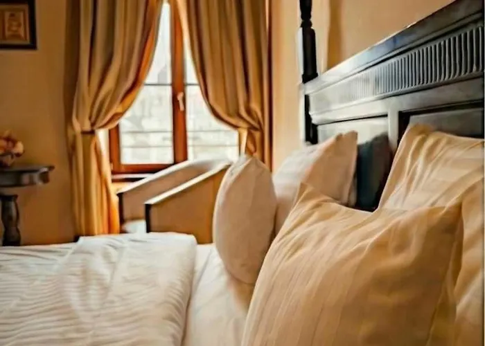 Apartamento Luxury Mocioni Square With Scenic Views