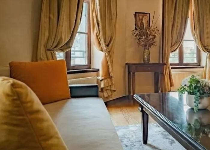 Luxury Mocioni Square With Scenic Views Apartamento