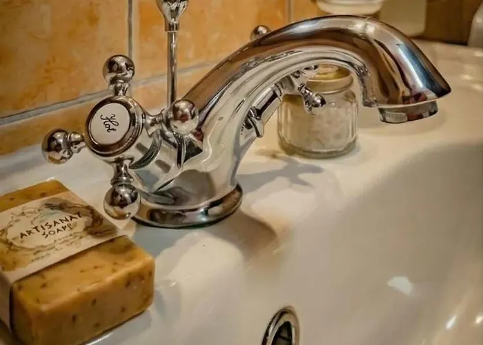 Luxury Mocioni Square With Scenic Views Apartamento *