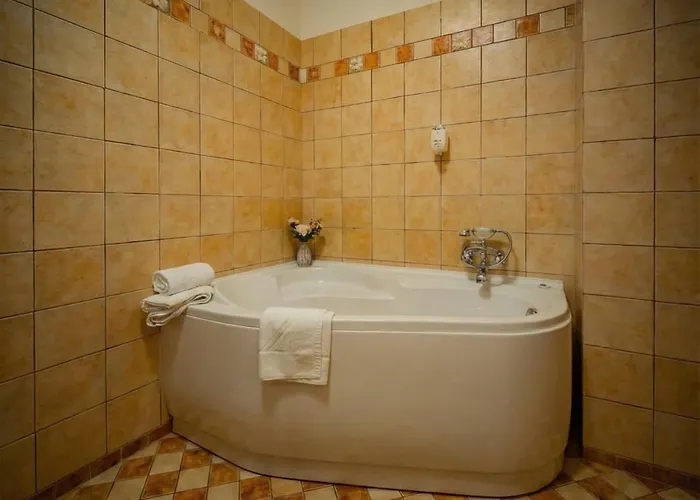 Apartamento Luxury Mocioni Square With Scenic Views *